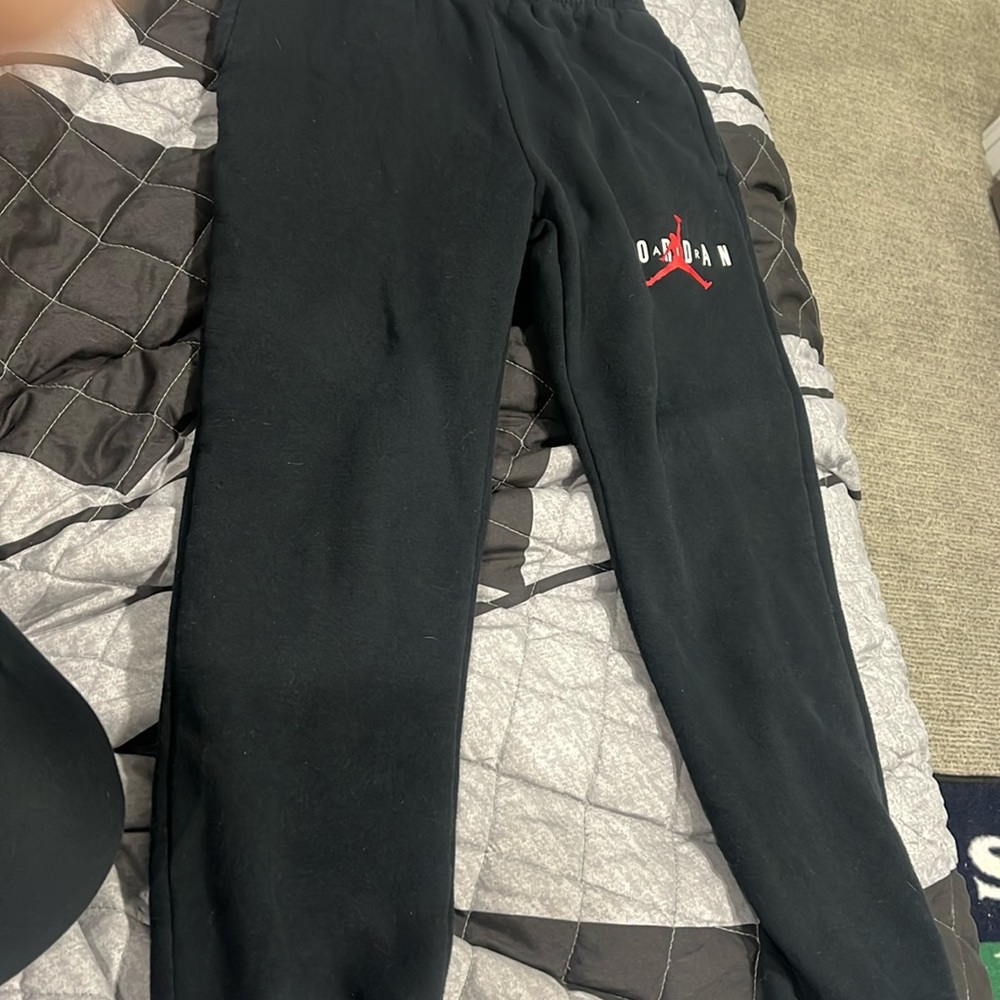 New Jordyn sweats size medium